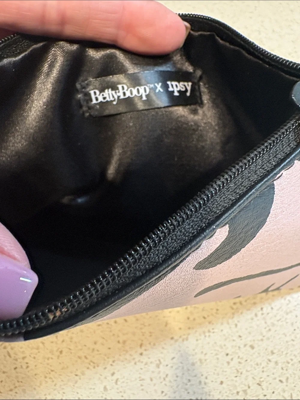 Betty Boop Pink and Black Cosmetic Pouch with 4 Piece Beauty Set - Picture 9 of 9